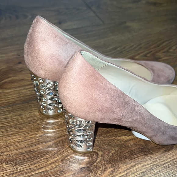 Le Chateau Suede shoe with silver crystals on the heel. US 9. - Picture 8 of 14